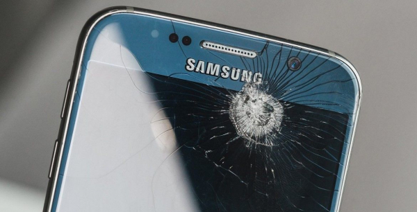 Почему экран на телефоне Samsung не работает, но телефон работает?