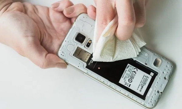 Что делать, если ваш телефон Samsung упал в воду
